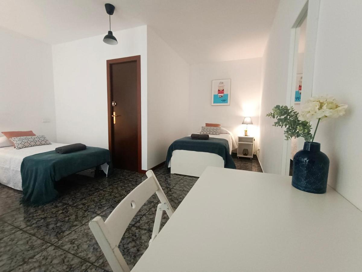 By Plaza Urquinaona Rooms Barcellona Esterno foto