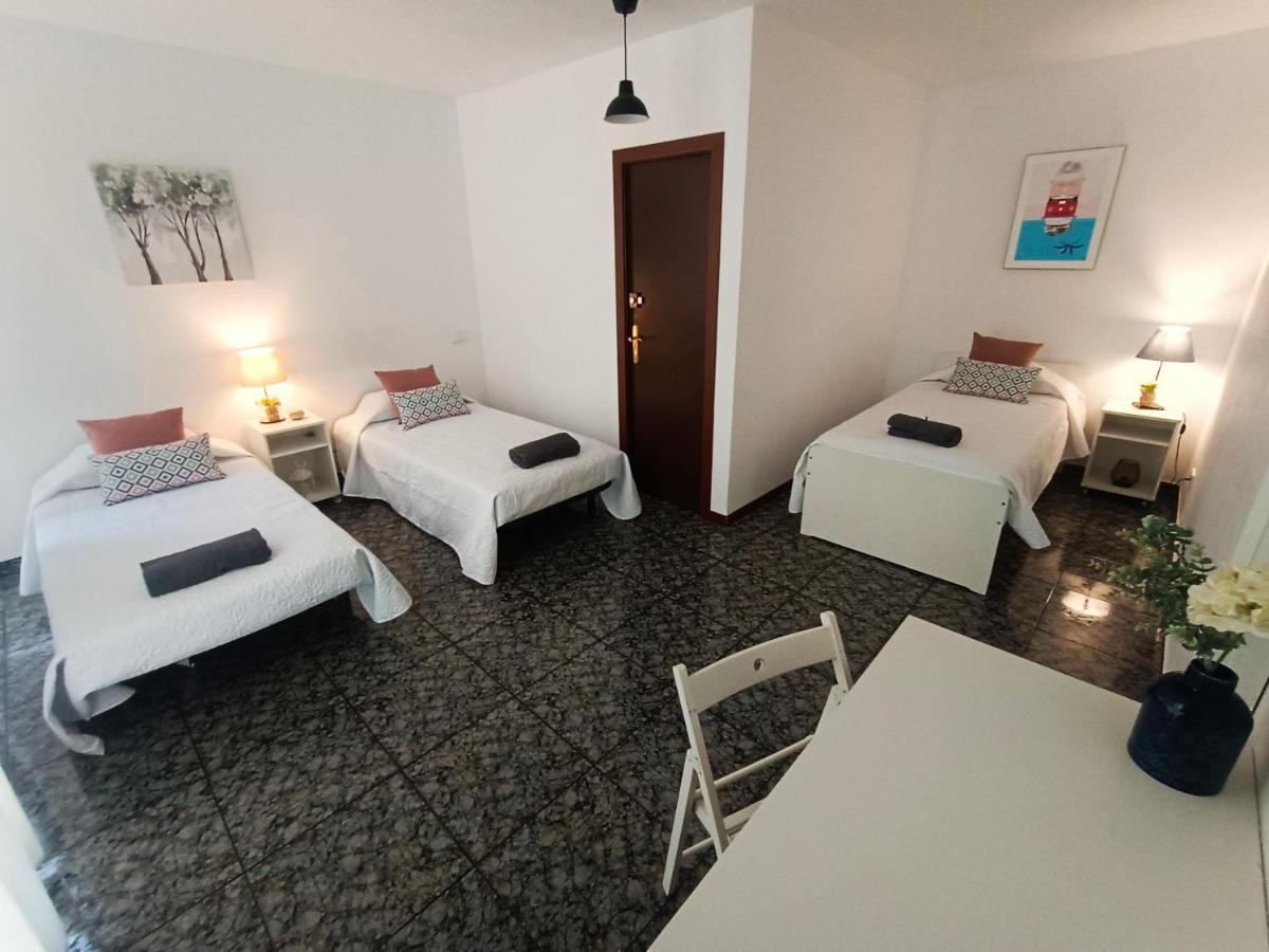 By Plaza Urquinaona Rooms Barcellona Esterno foto