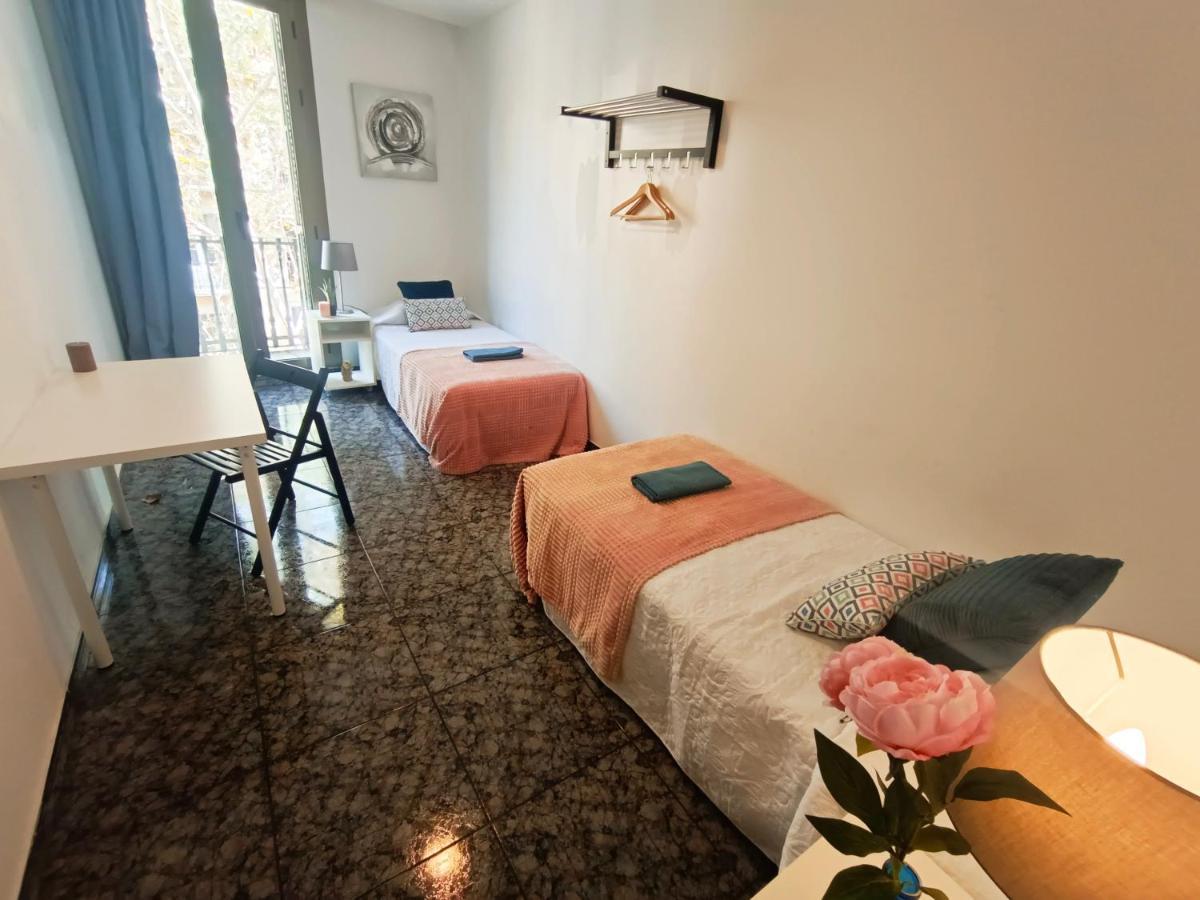 By Plaza Urquinaona Rooms Barcellona Esterno foto