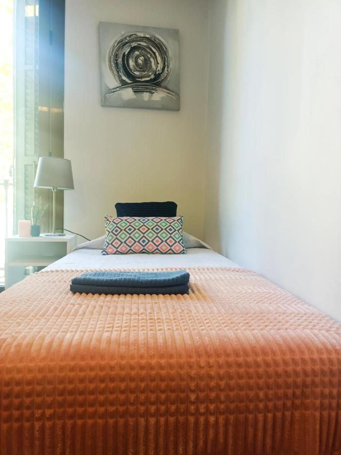 By Plaza Urquinaona Rooms Barcellona Esterno foto